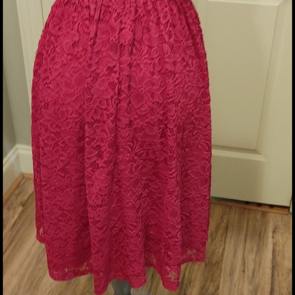 Red dress - Picture 5 of 9